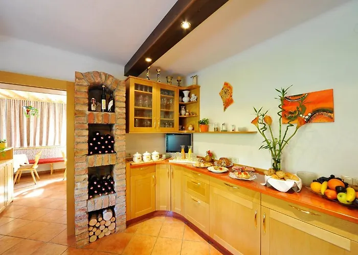 Isabella Konukevi 3*